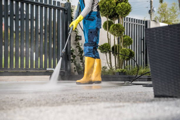 Best Parking Lot and Garage Cleaning  in Mary Esther, FL